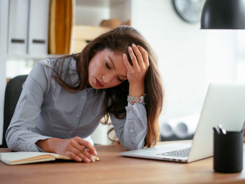 熬夜引发高眼压